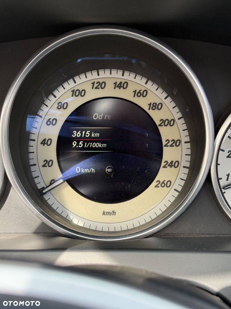 Mercedes-Benz Klasa E - 16