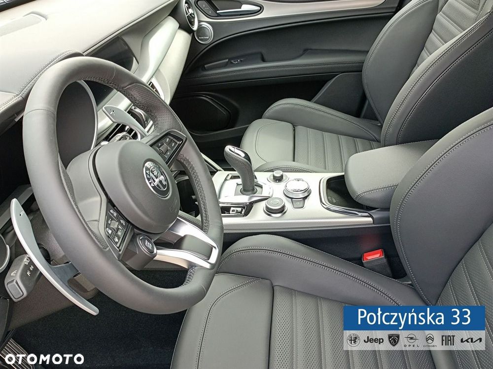 Alfa Romeo Stelvio - 12