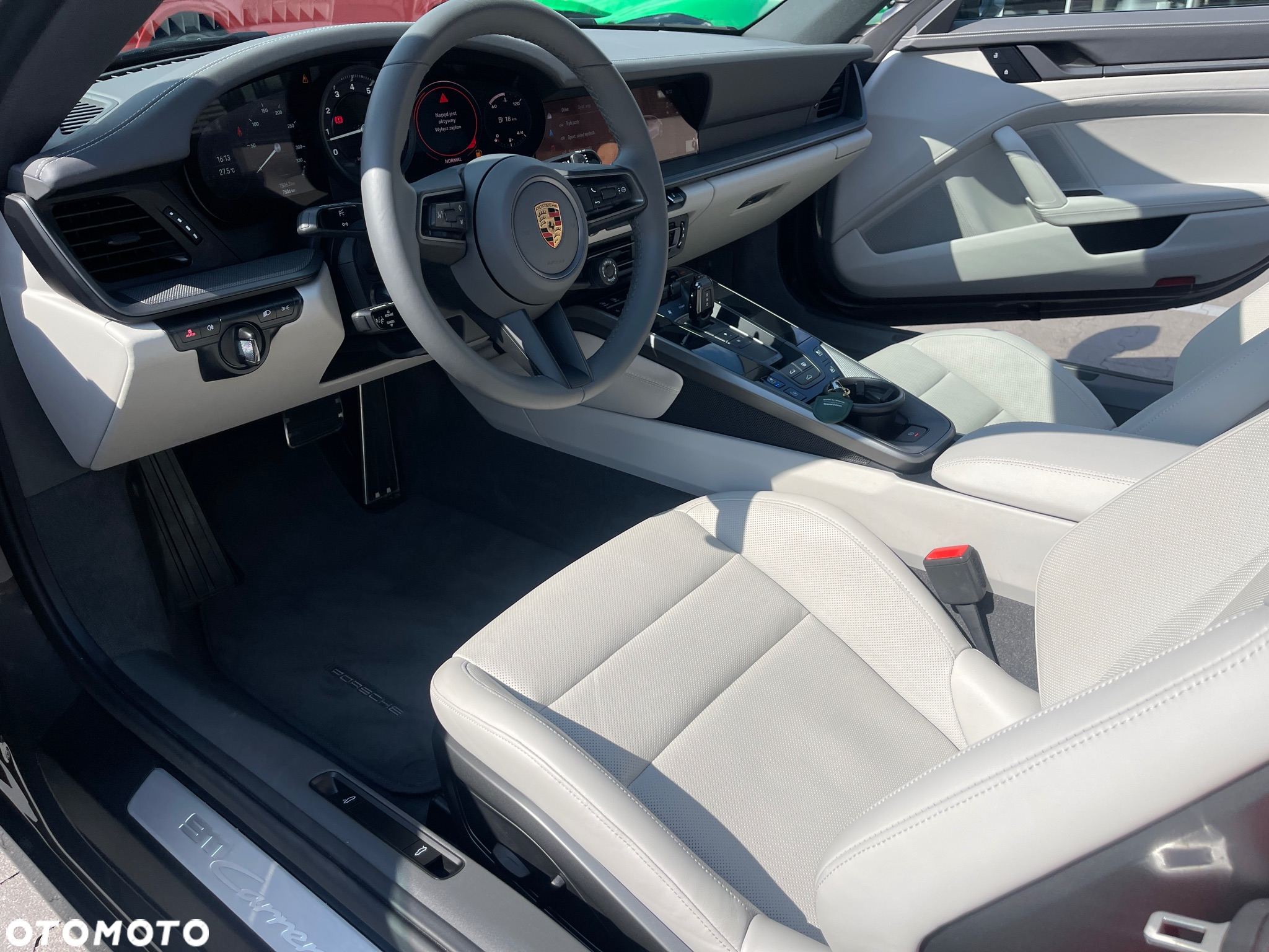 Porsche 911 Carrera 4S - 22
