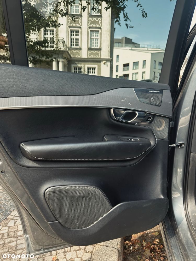 Volvo XC 90 D5 SCR AWD R-Design 7os - 19