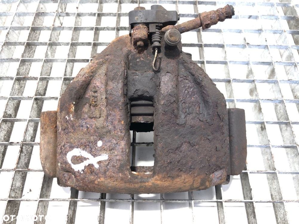 ZACISK PRAWY PRZÓD  VW LT 28-35 II Autobus (2DB, 2DE, 2DK) 1996 - 2006 2.5 TDI 80 kW [109 KM] olej - 1