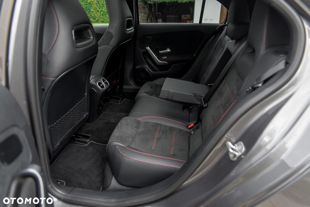 Mercedes-Benz Klasa A 220 4-Matic AMG Line 8G-DCT - 2
