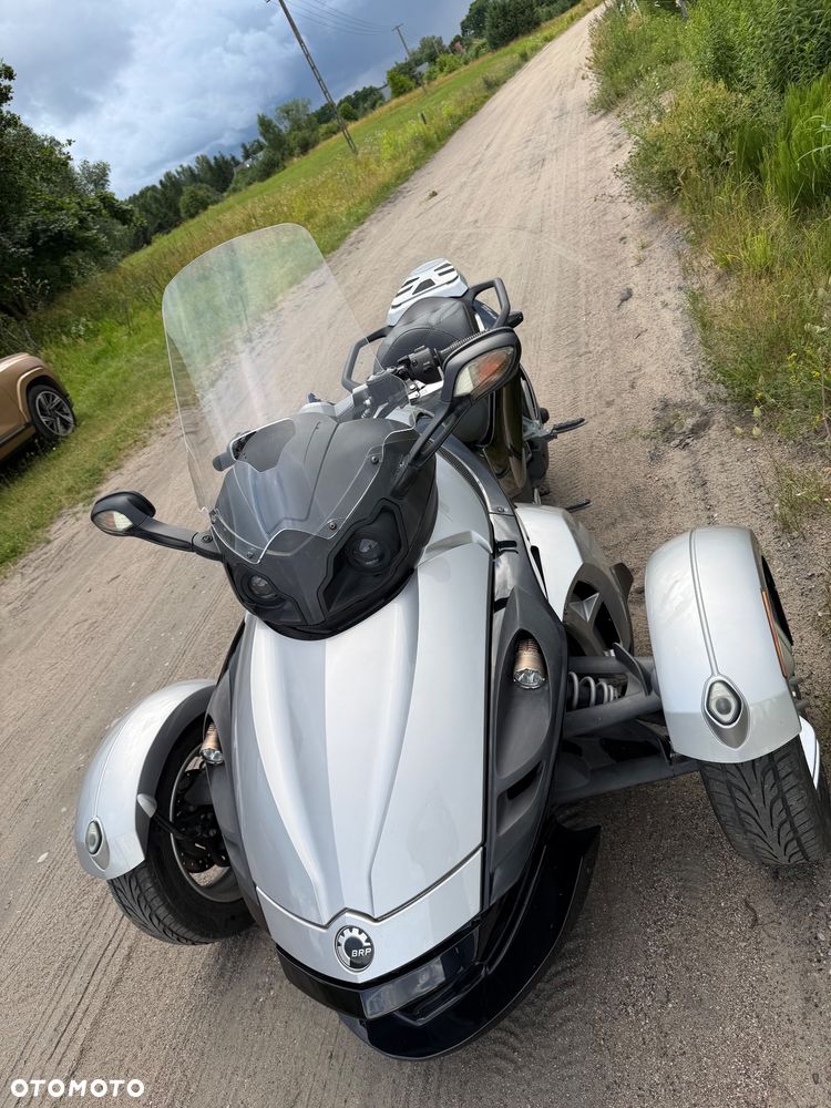 Can-Am Spyder - 21
