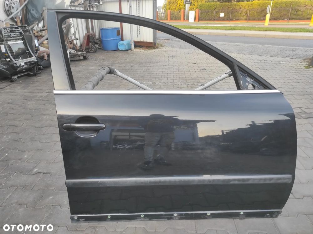 DRZWI PRZEDNIE PRZÓD PRAWE VW PASSAT B5 FL LIFT LC9Z CZARNE WYSYŁKA !!!