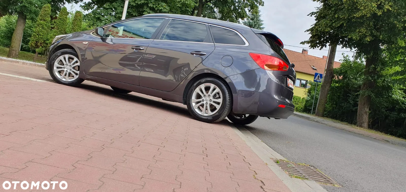 Kia Ceed 1.6 GDI SW ISG Spirit - 25