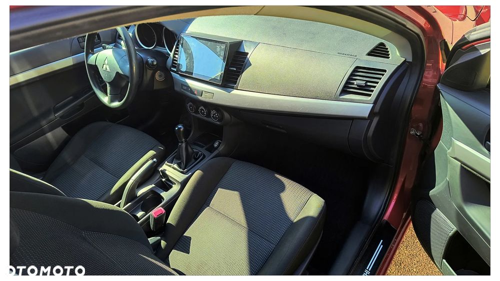 Mitsubishi Lancer 1.5 Inform - 9
