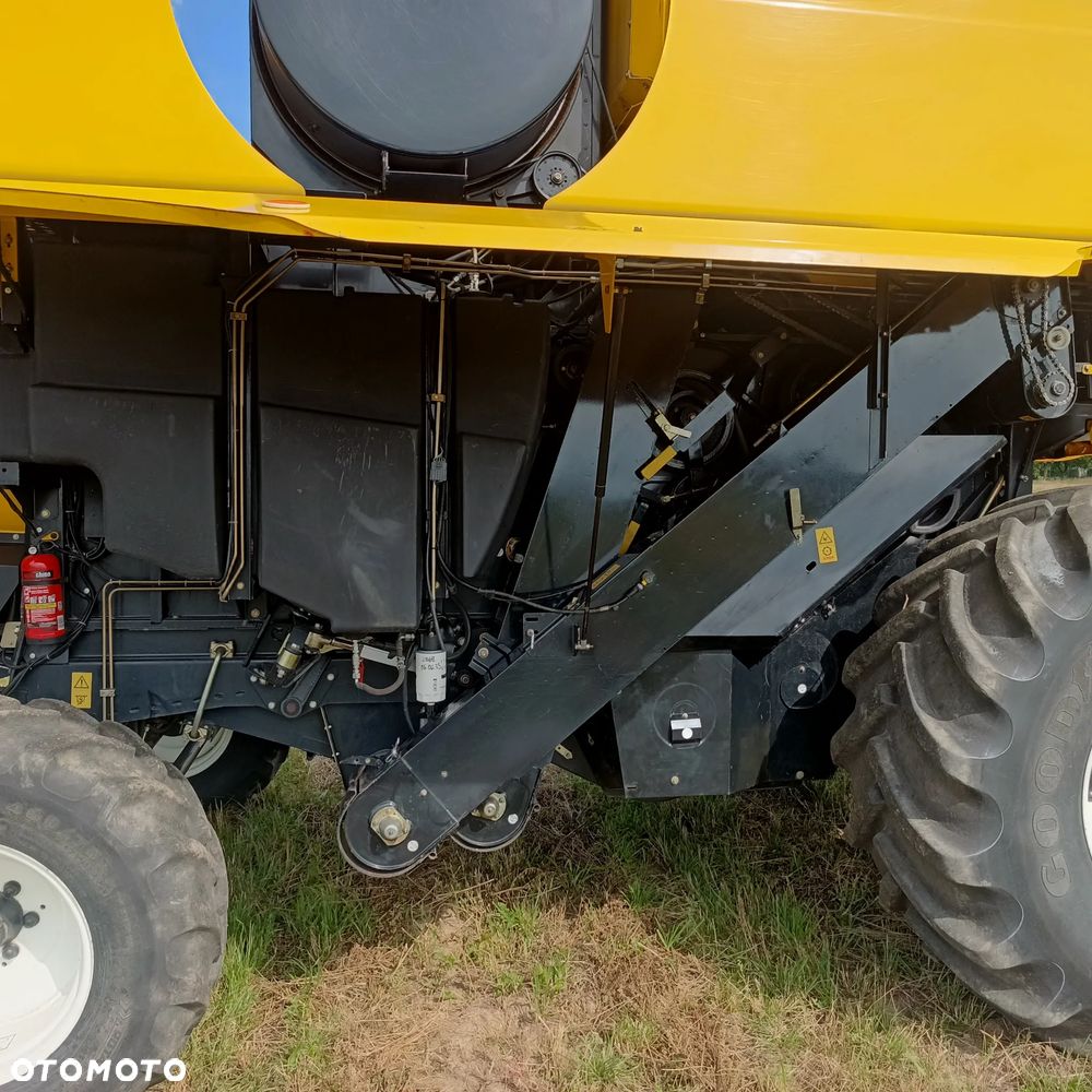 New Holland CSX 7080 - 12