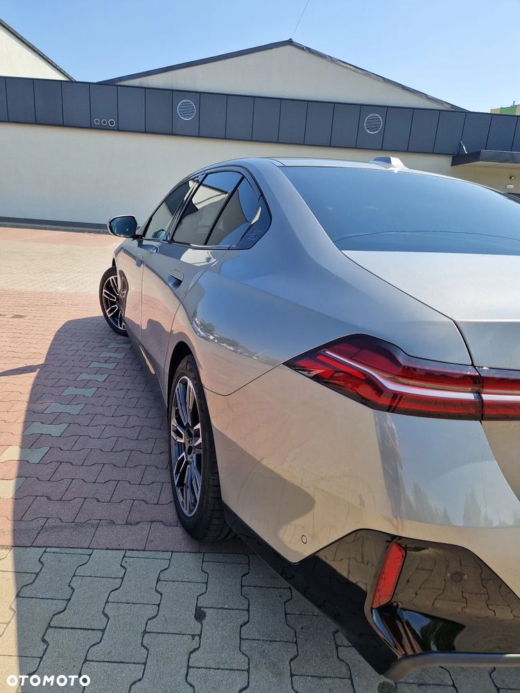 BMW Seria 5 520d mHEV M Sport - 11