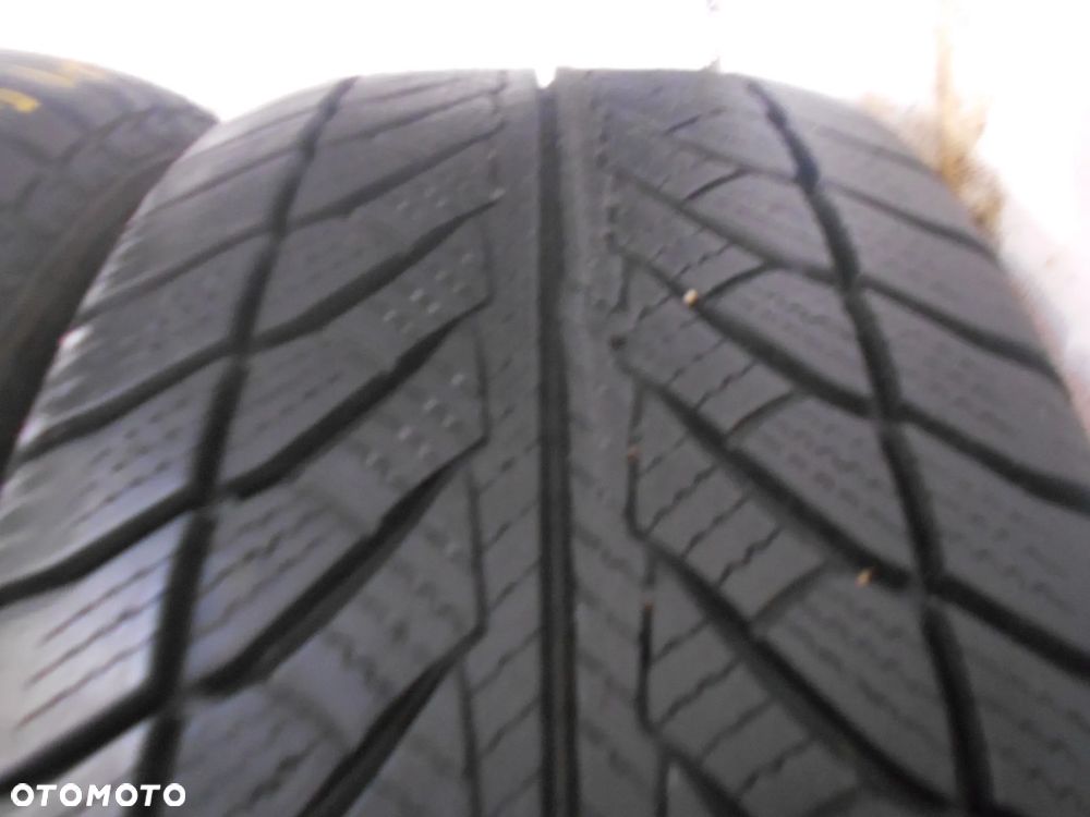 OPONY 225/55R17 GOODYEAR ULTRAGRIP PERFORMANCE 2 DOT 3519 / 0618 8MM - 4