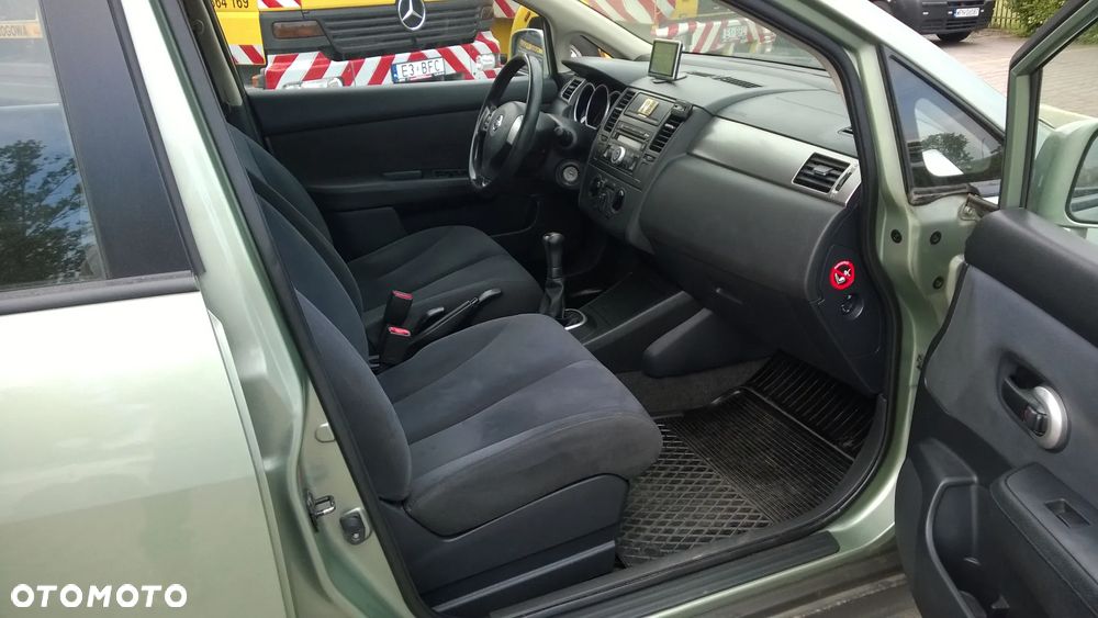 Nissan Tiida 1.6 Tekna - 8