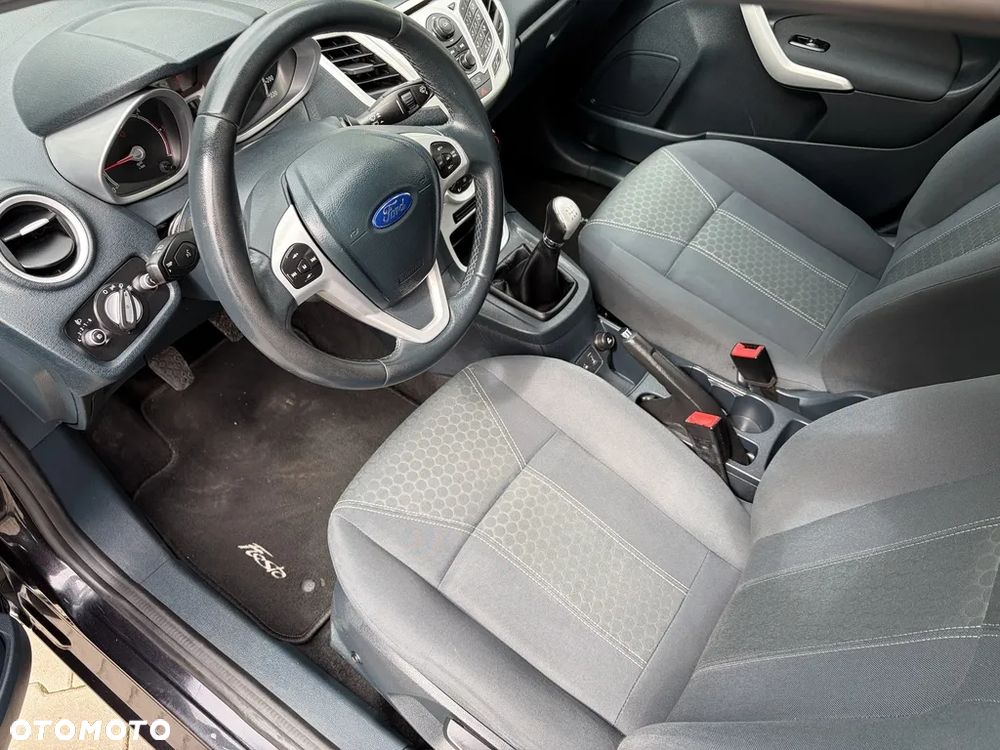 Ford Fiesta 1.6 TDCi Titanium - 10