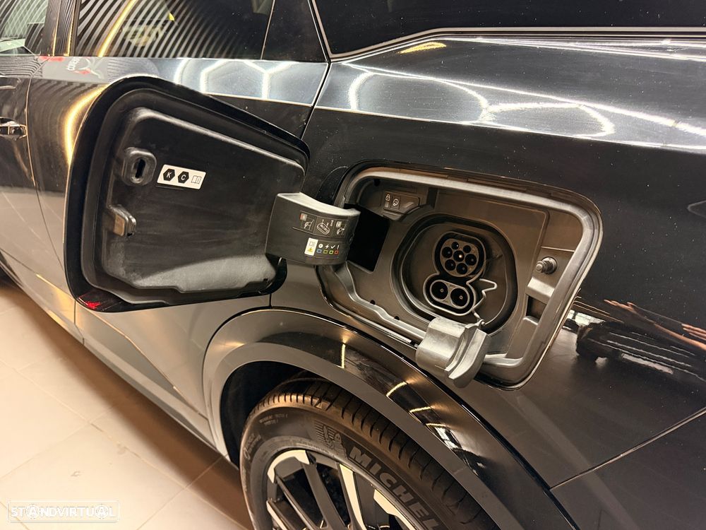 Peugeot E-3008 210 GT EXCLUSIVE - 11