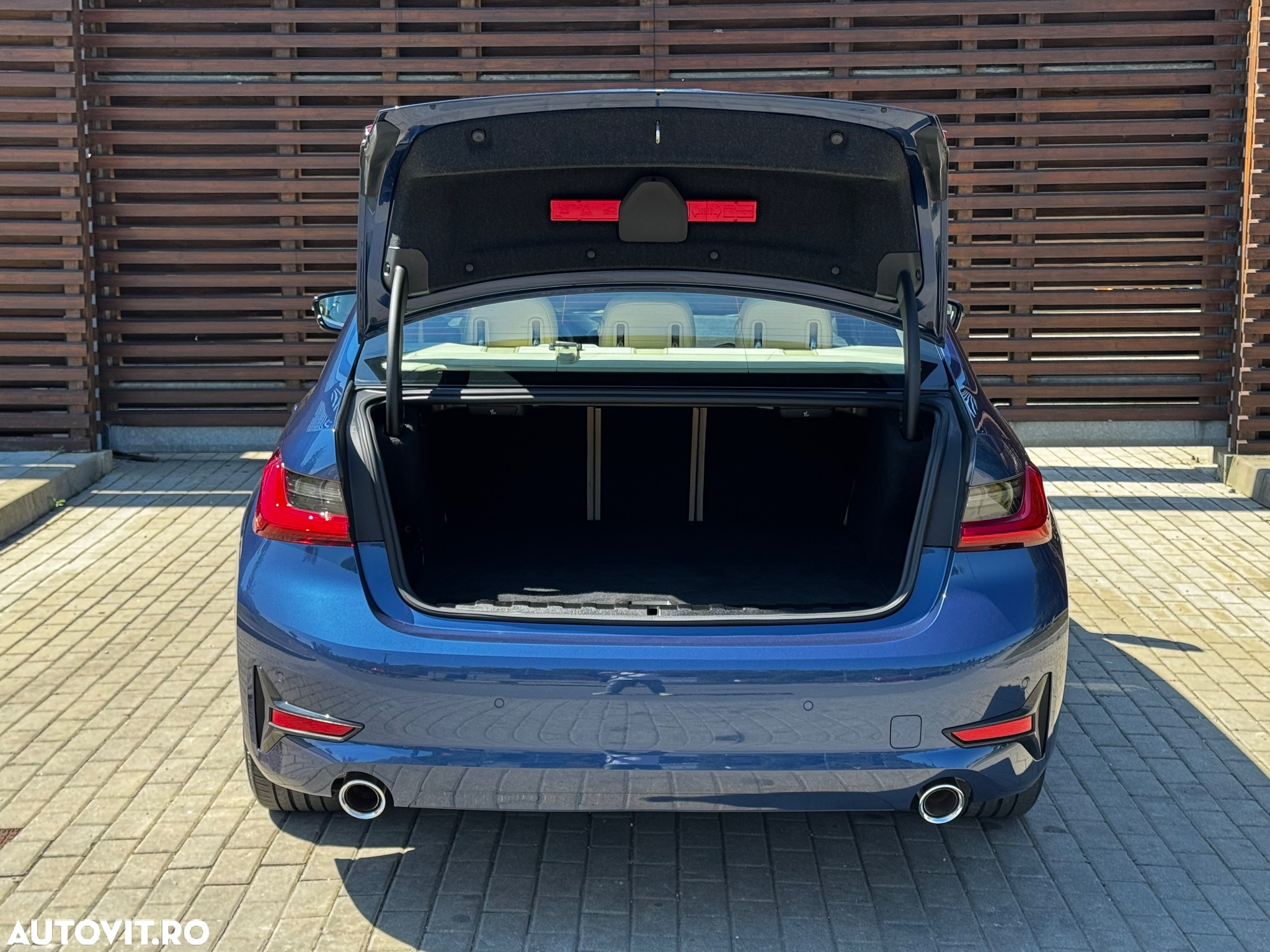 BMW Seria 3 330e Aut. Luxury Line - 9
