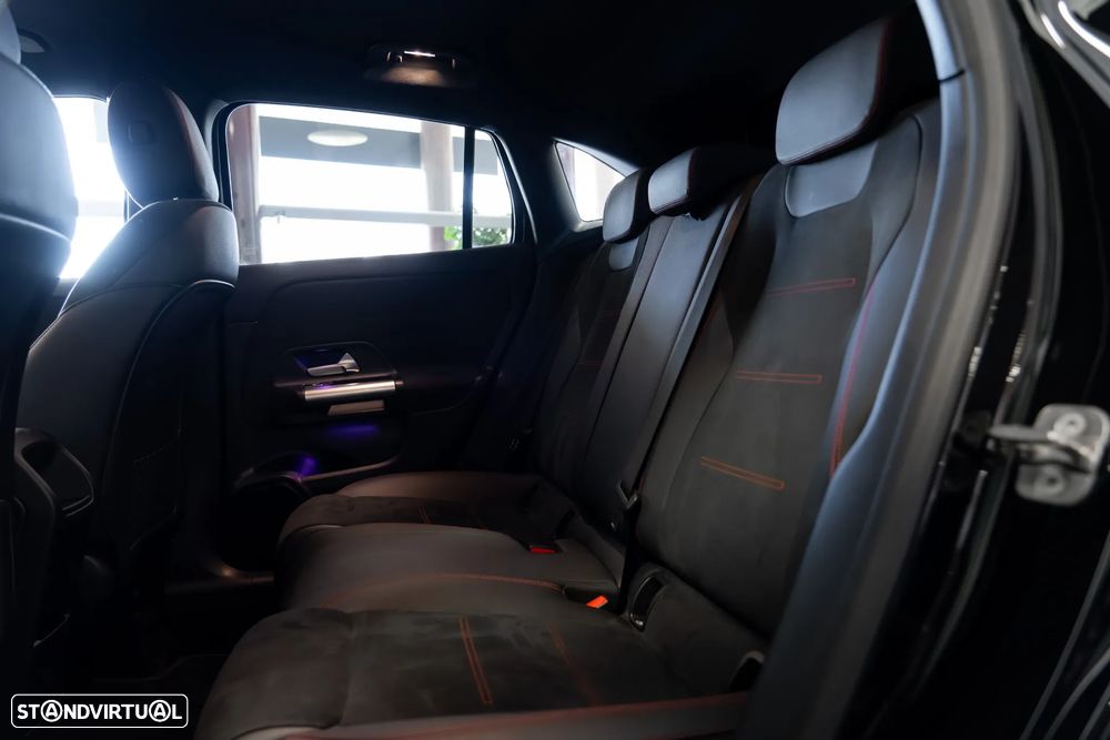 Mercedes-Benz GLA 180 d AMG Line — fotografia 7