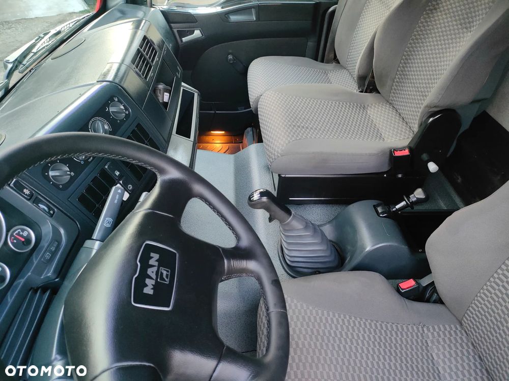 MAN TGM 18.240/ 15.240 TGL 12.240/12.250 AXOR ATEGO Mercedes LE - 17