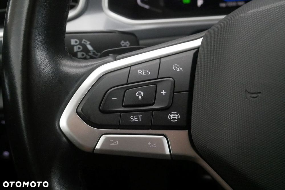 Volkswagen T-Roc 1.5 TSI Style DSG - 24