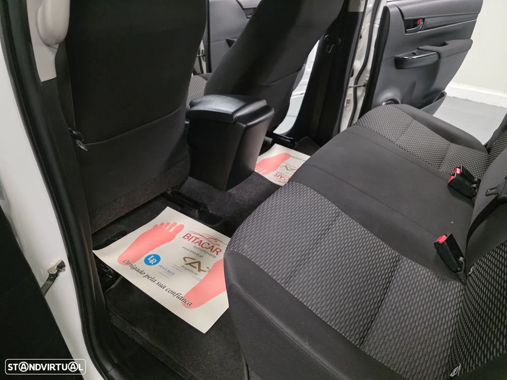 Toyota HILUX  2.4 D-4D 2WD CD - 42