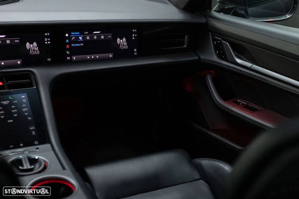 Porsche Taycan Turbo S - 33