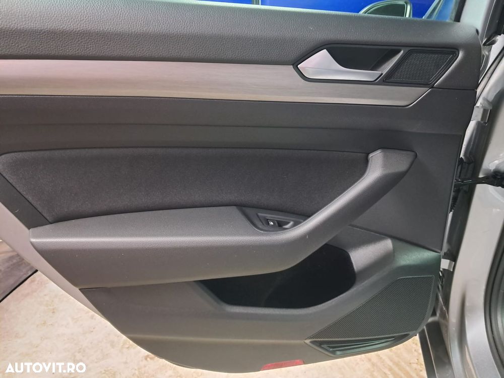 VOLKSWAGEN Passat 2020 — imagine 54