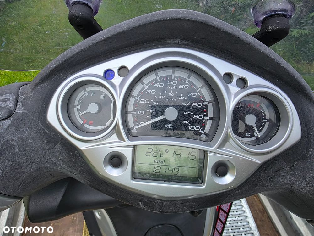 Yamaha X-max - 16