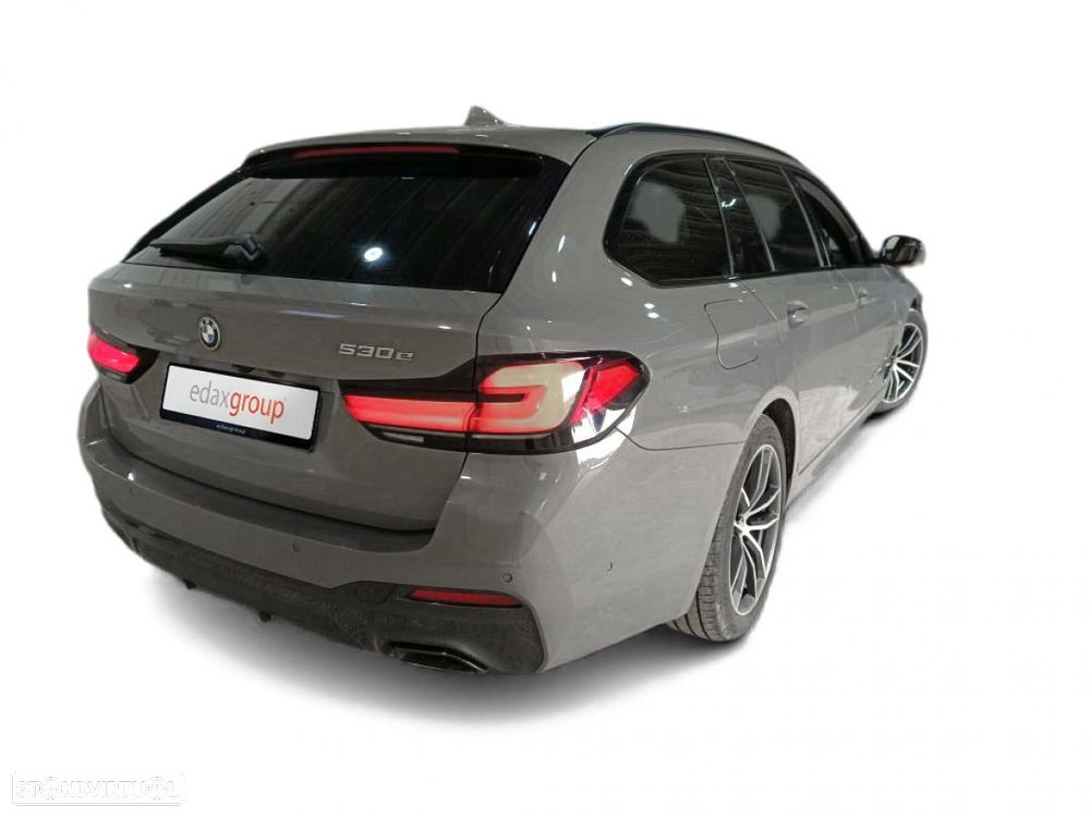 BMW 530 e Pack Desportivo M - 2