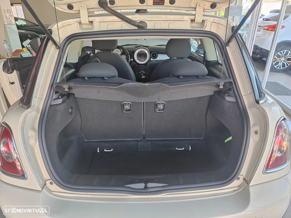 MINI 3 Portas One D - 17