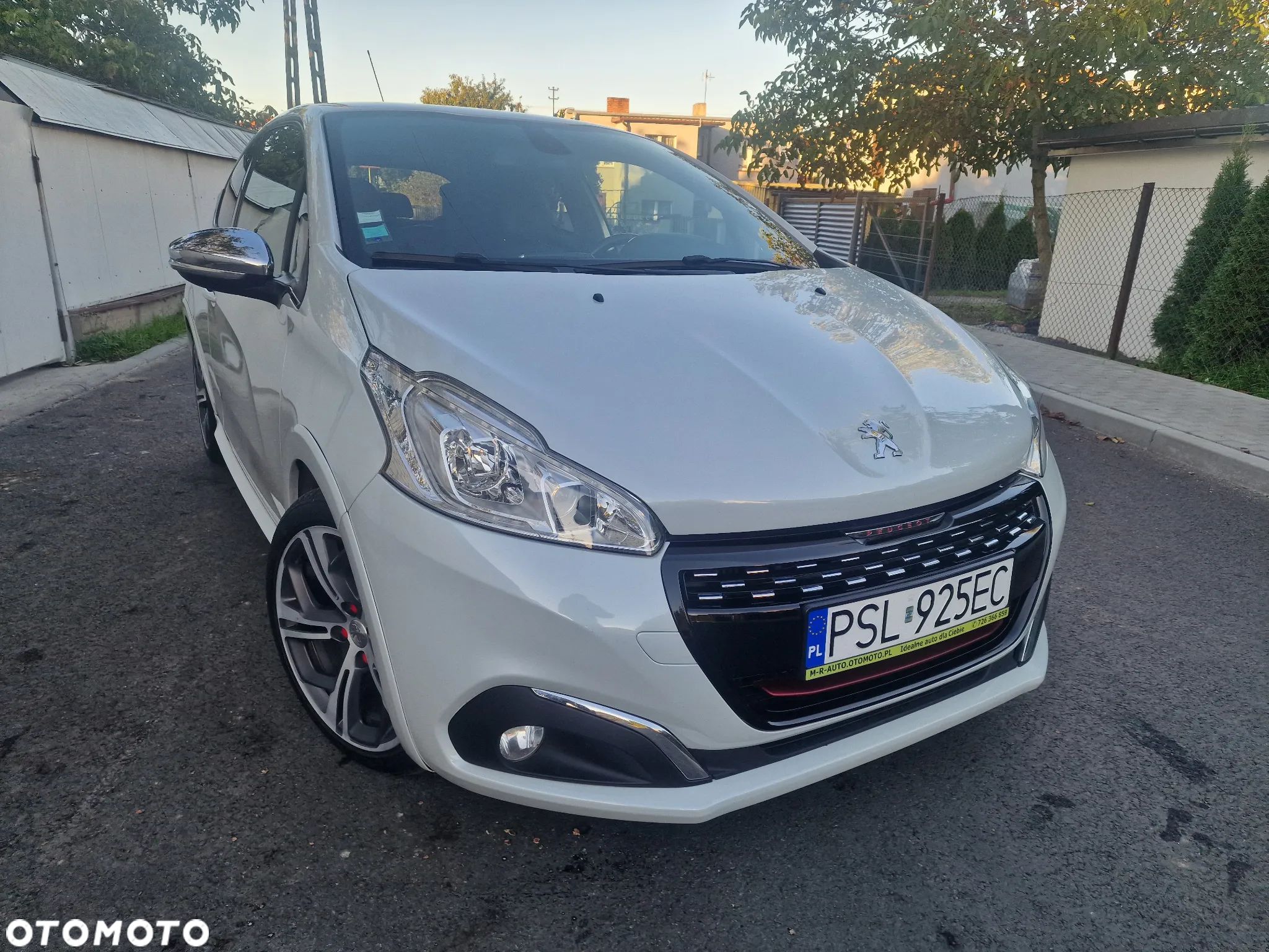 Peugeot 208 THP STOP & START GTi by Sport - 1