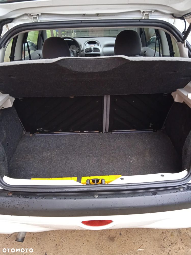 Peugeot 206 1.1 Color-Line - 11