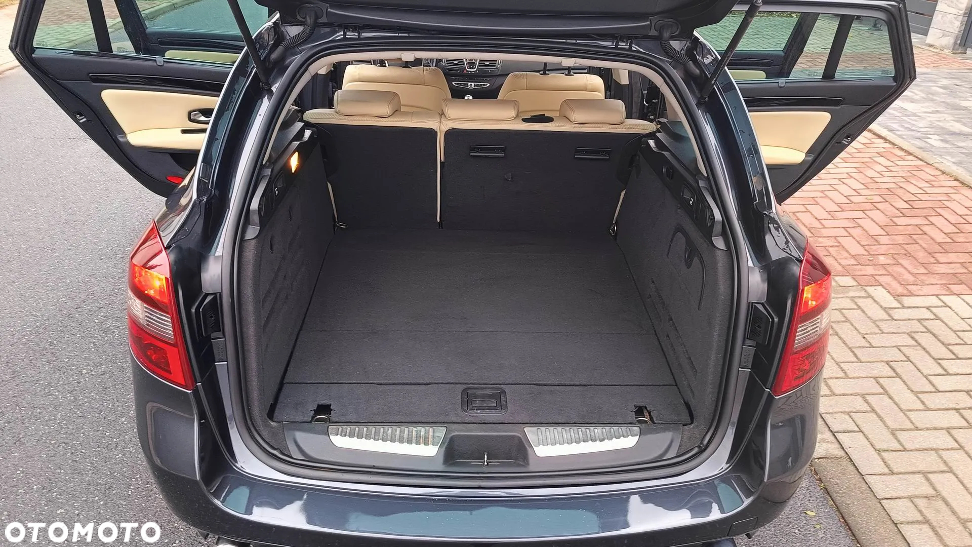 Renault Laguna 2.0 dCi FAP Initiale - 38