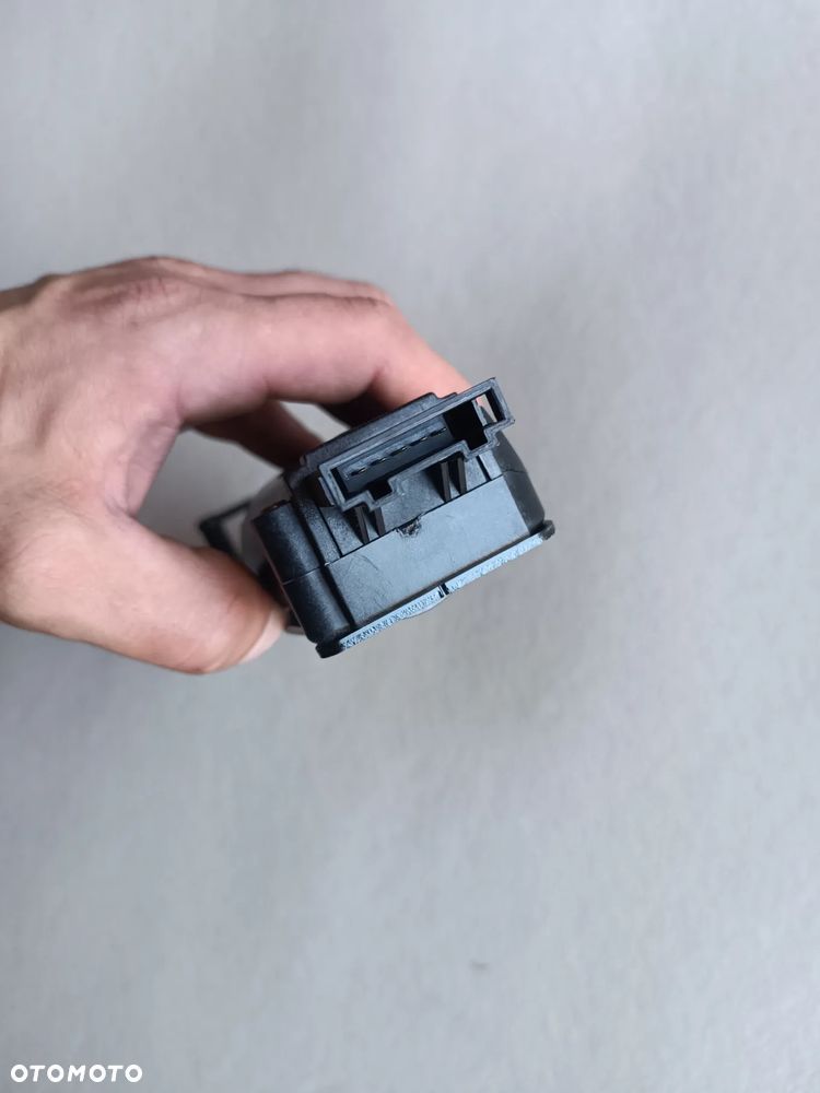 ZAMEK DOCIĄG KLAPY TYŁ AUDI A6 A7 A8 4H0827383A - 3