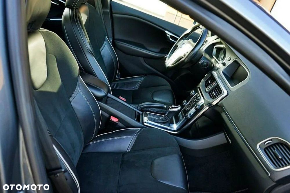 Volvo V40 D2 Base - 12