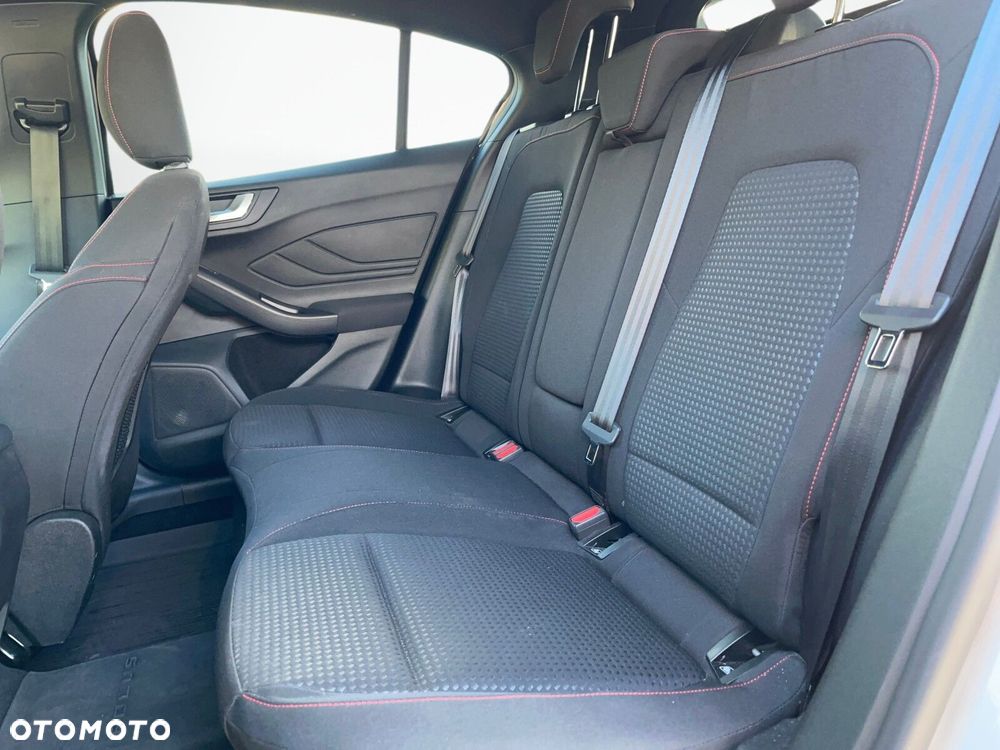 Ford Focus 1.0 EcoBoost ST-Line X - 14