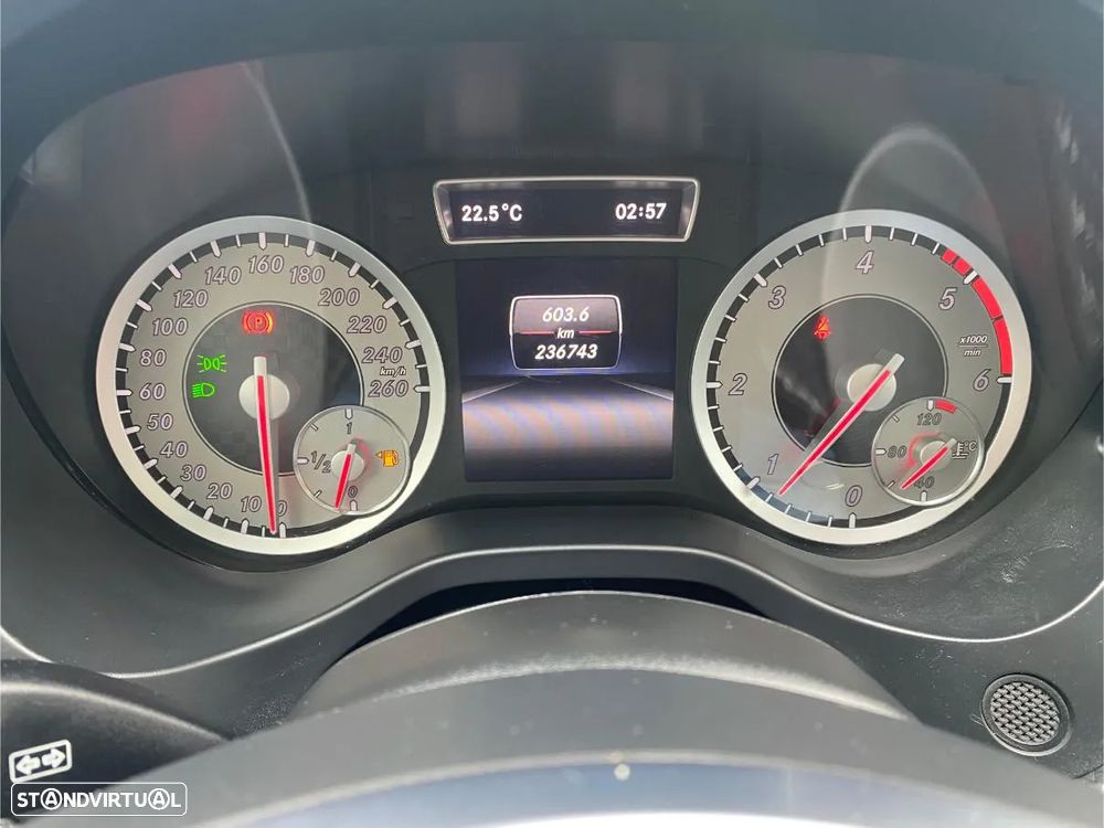 Mercedes-Benz A 180 CDI AMG Line - 36