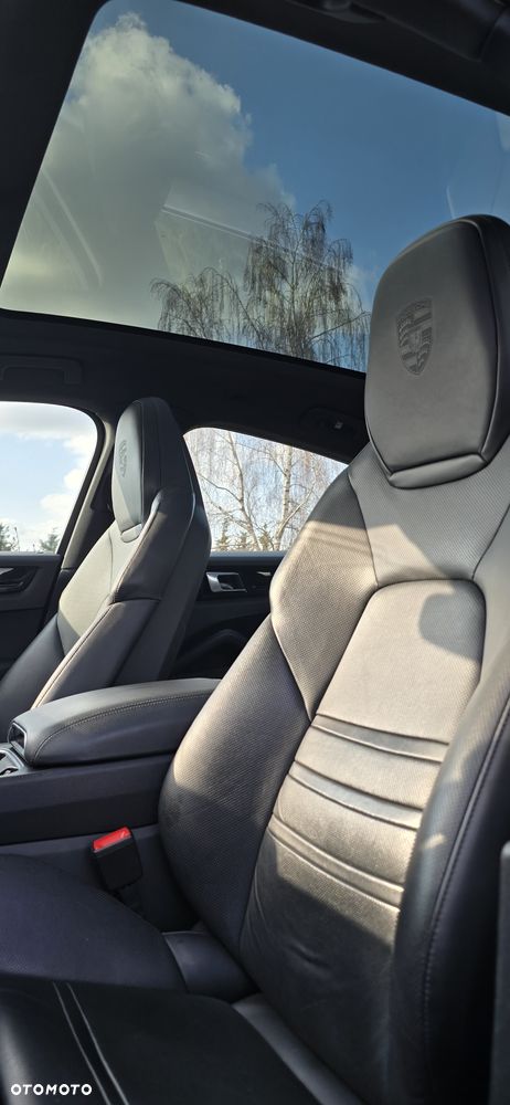 Porsche Cayenne - 14