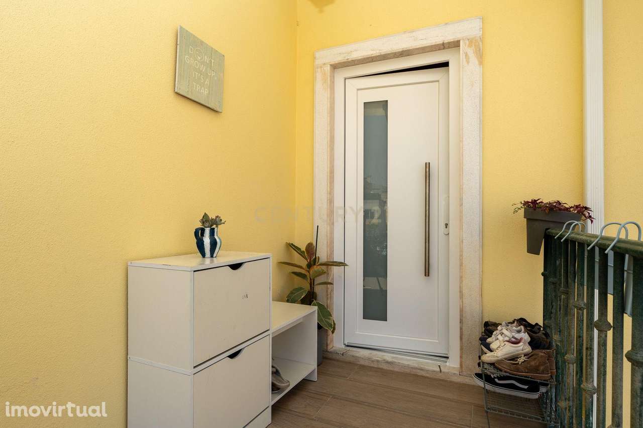 Moradia T3+2 com Jardim, Garagem e Espaço Exterior - Grande imagem: 3/60