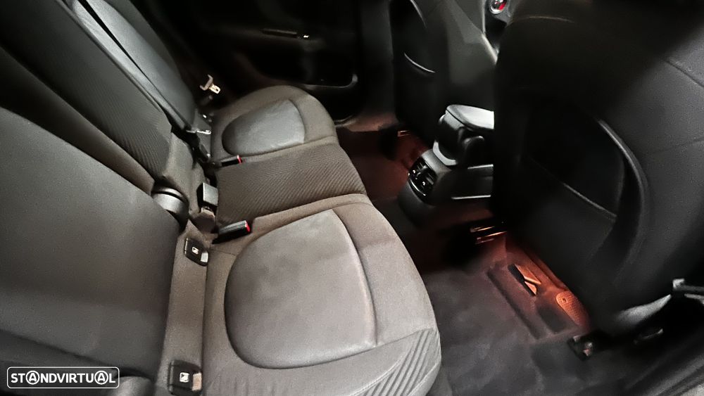 MINI Countryman One D Auto - 44