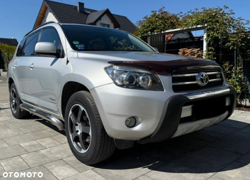 Toyota RAV4 - 4
