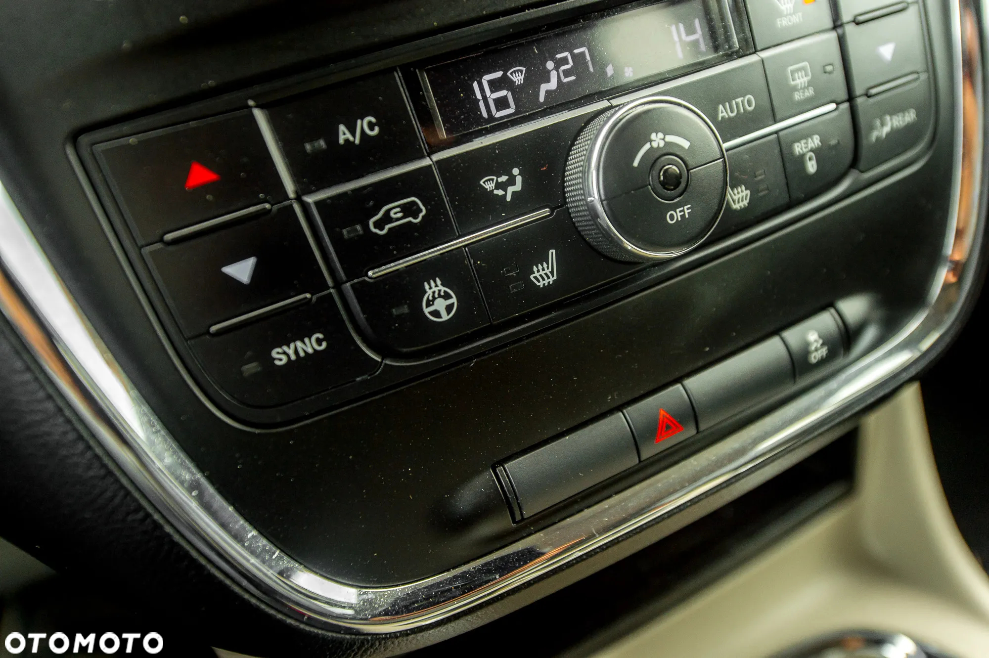 Lancia Voyager 2.8CRD Platinum - 35