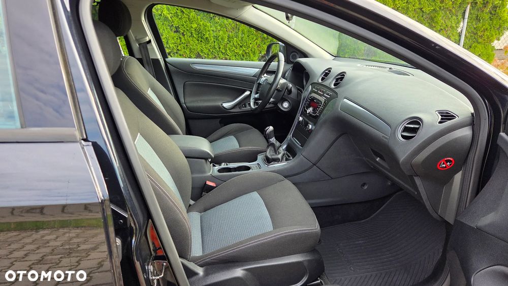 Ford Mondeo 2.0 Platinium X - 24