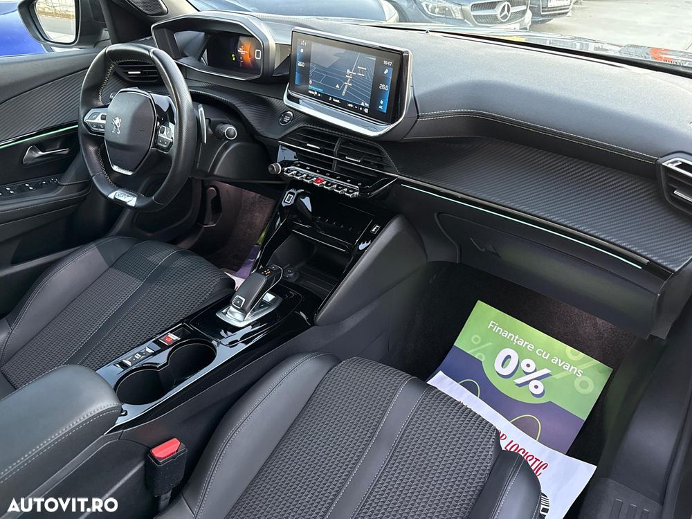 Peugeot 2008 PureTech 130 EAT8 GT Pack - 23