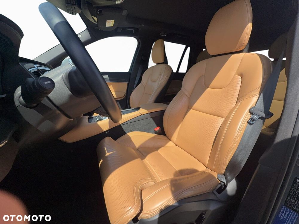 Volvo XC 90 - 22