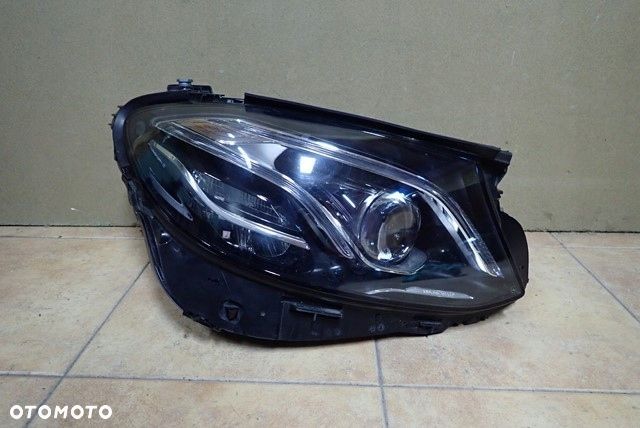 LAMPA PRAWA MERCEDES E KLASA 213 FULL LED - 1