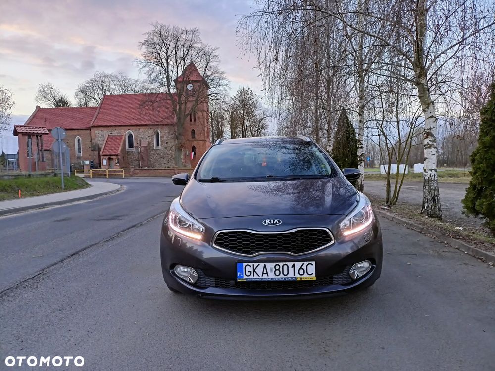 Kia Ceed 1.6 CRDi 128 Dream-Team Edition - 10