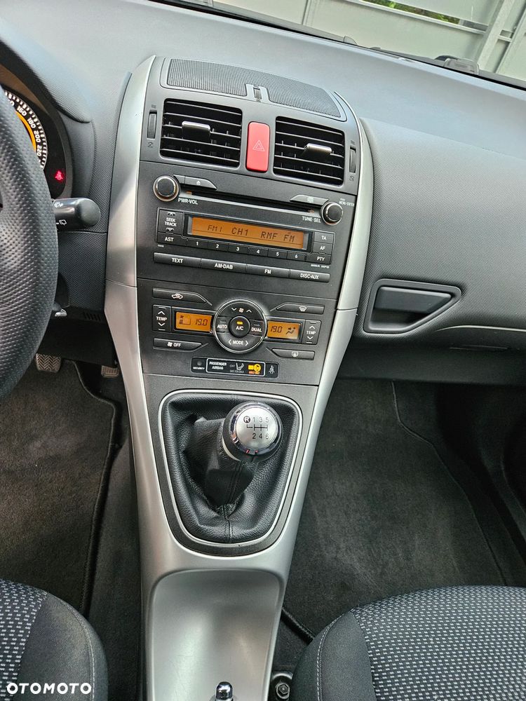 Toyota Auris 1.6 Sol - 7