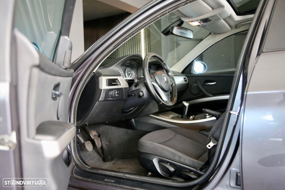 BMW 320 d Touring Dynamic - 18