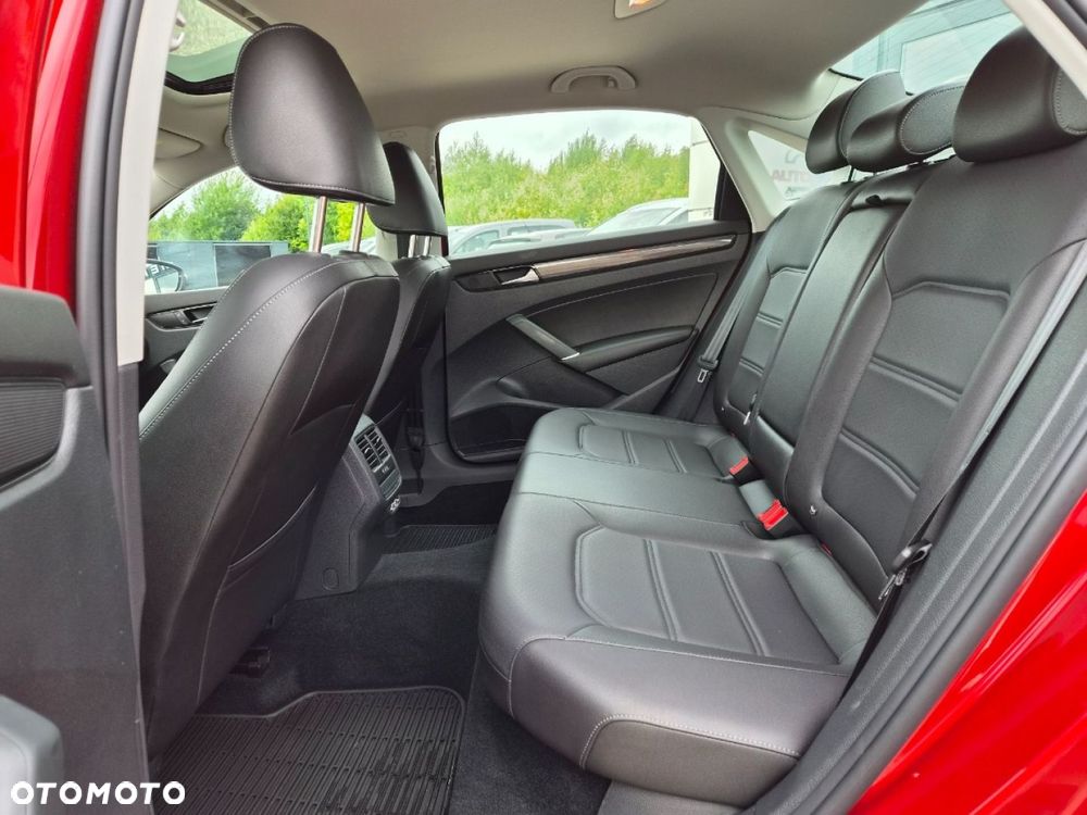 Volkswagen Passat - 8