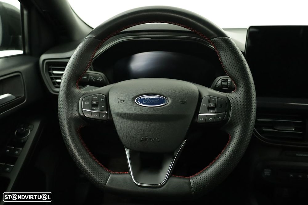 Ford Focus 1.0 EcoBoost MHEV ST-Line X - 16