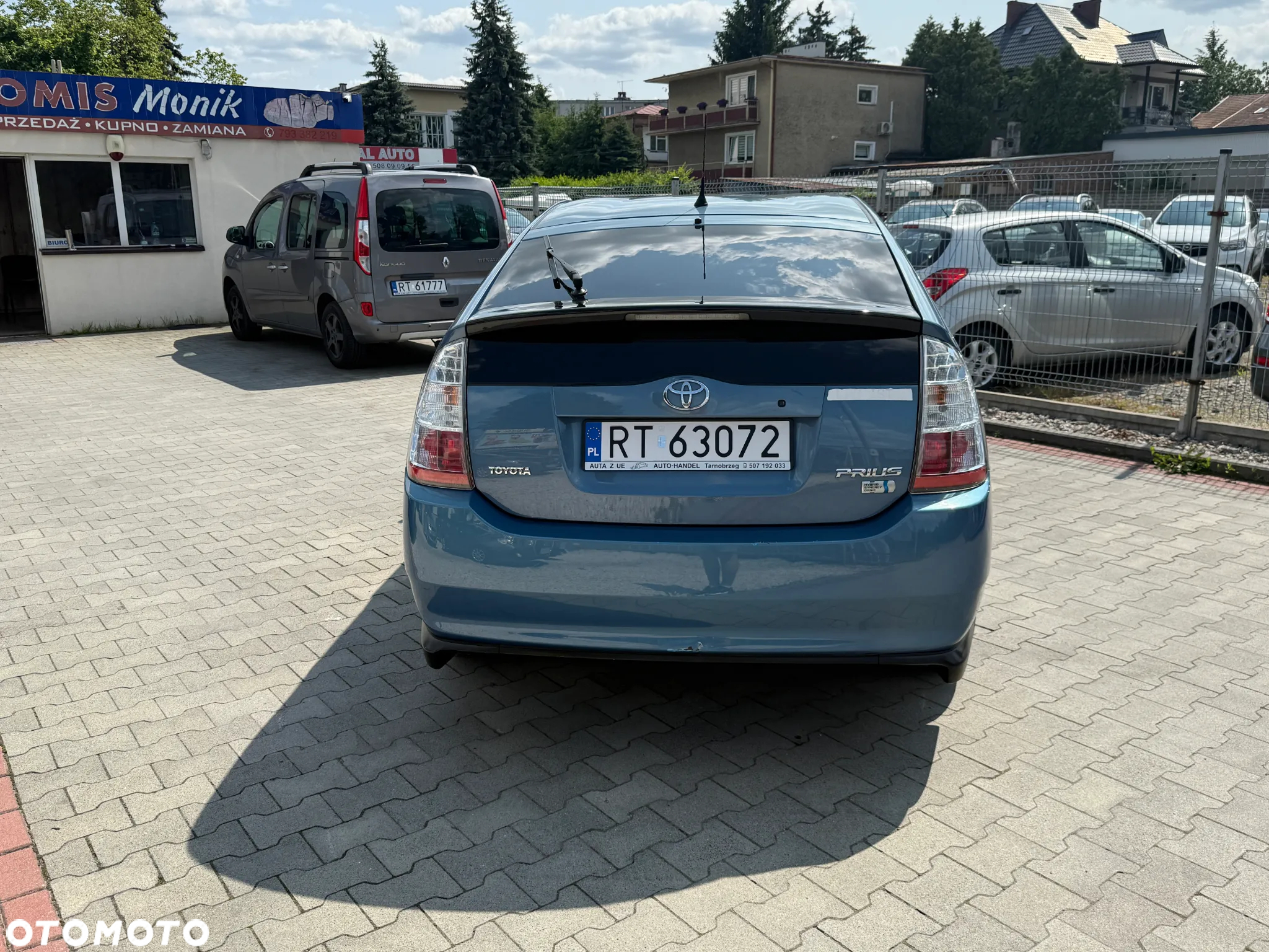 Toyota Prius (Hybrid) Executive - 19
