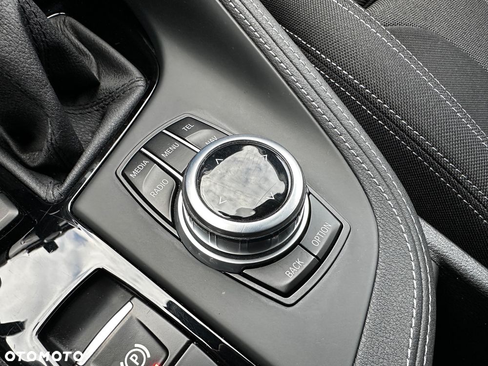 BMW X1 xDrive20i Sport Line - 25