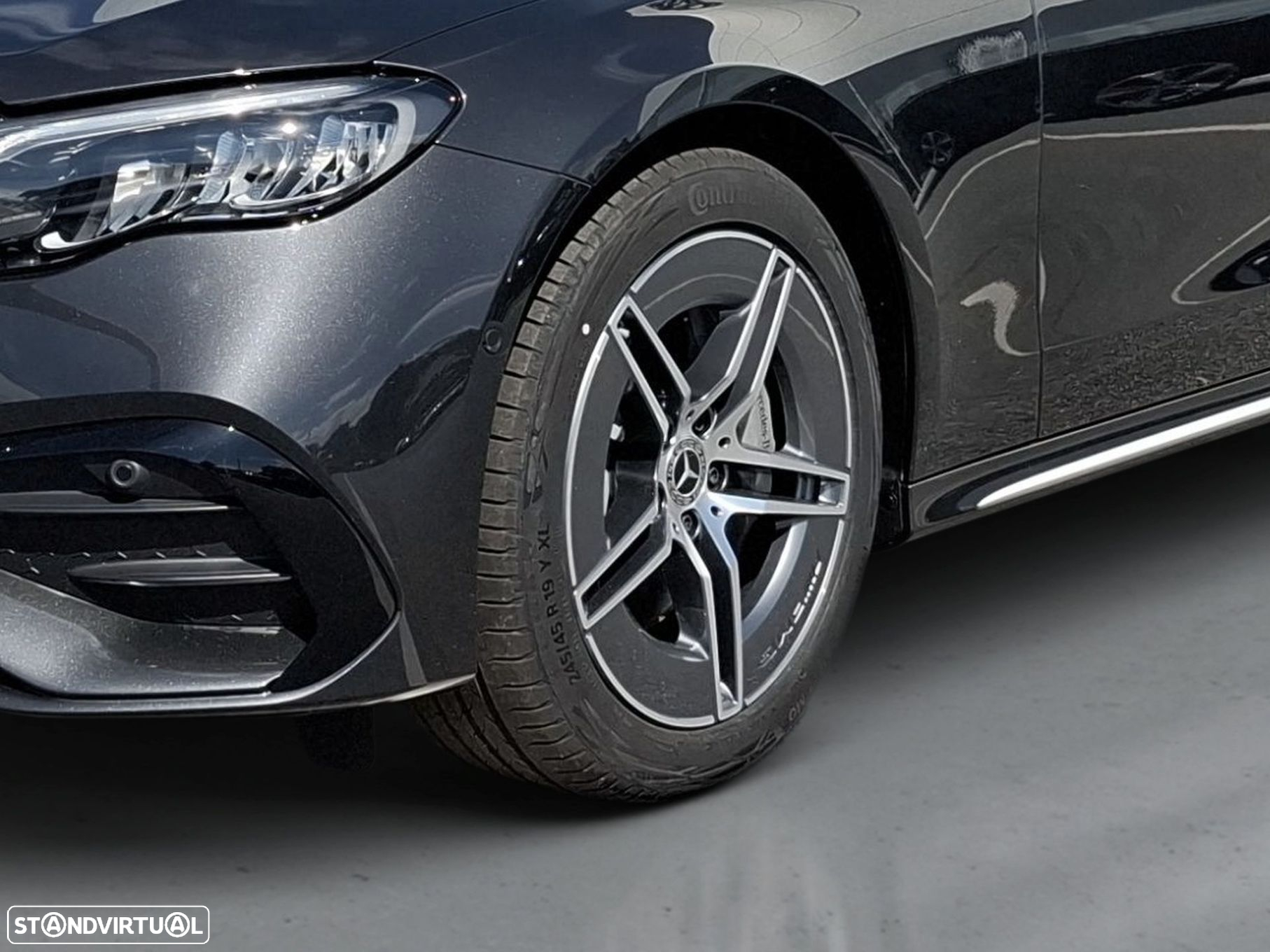 Mercedes-Benz E 300 e AMG Line - 4